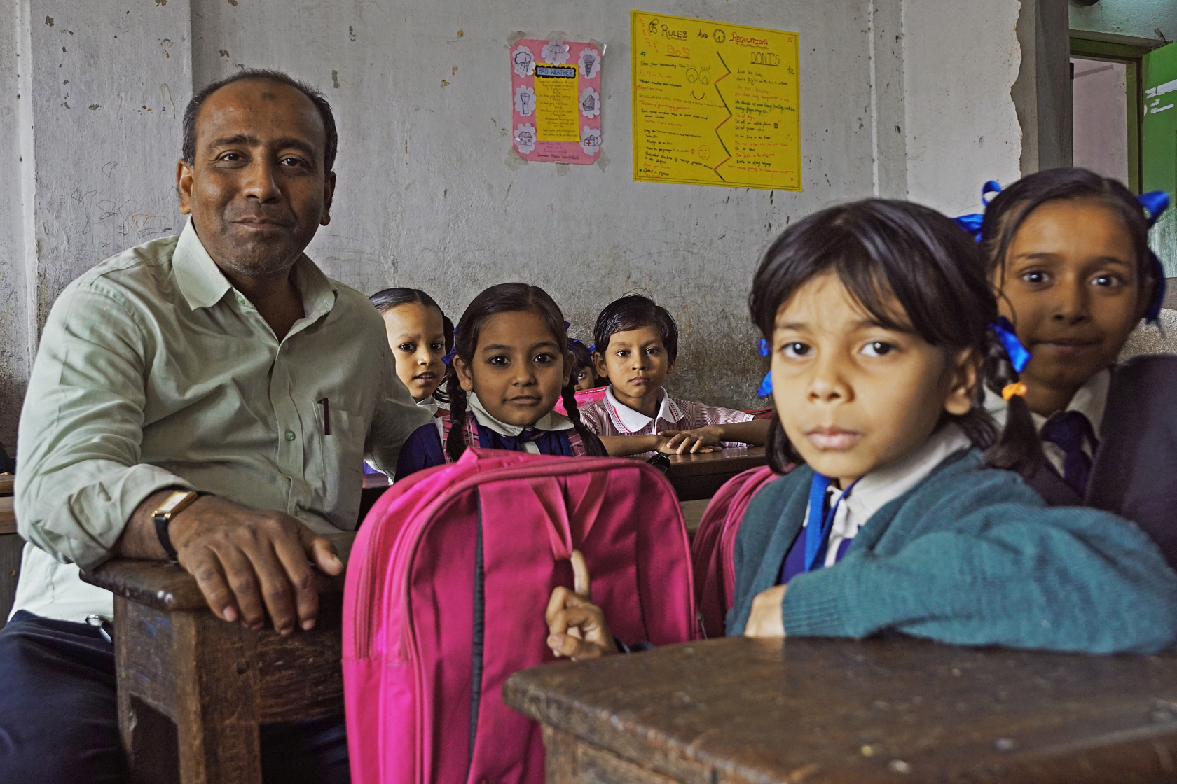 Mamoon Akhtar with the students