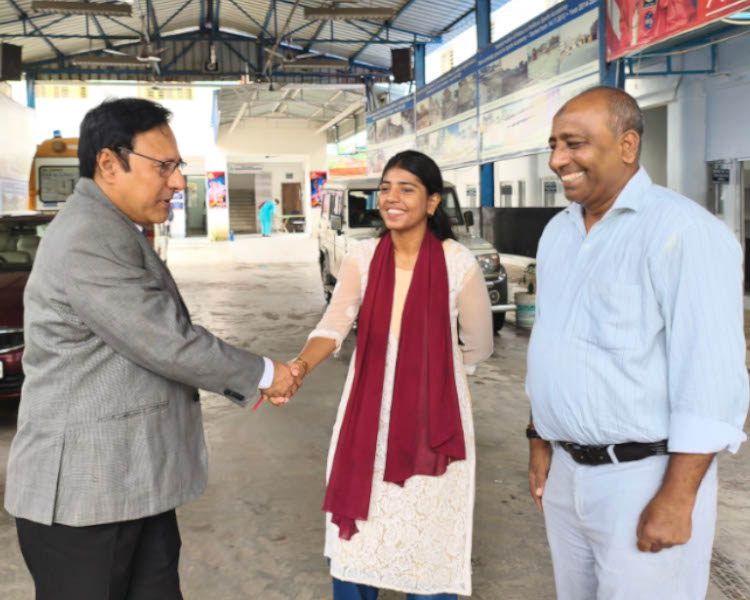 Air India Pilot Captain Shahid Bilgrami’s Visit to Samaritan Help Mission